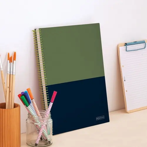 Kolegij blok Miquelrius A4 70g 140L spiralni crte Extra rigid cardboard lifestyle rider green MR4248-4