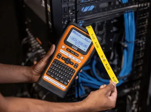 Pisač Brother za naljepnice p-touch PTE560BTVP-8