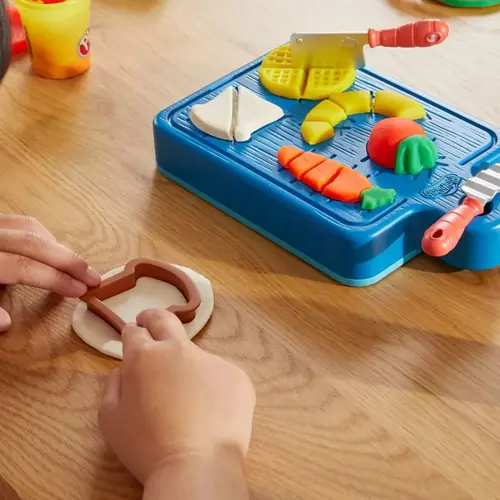 Masa za modeliranje Hasbro Play-doh početni set little chef F69045L0-1